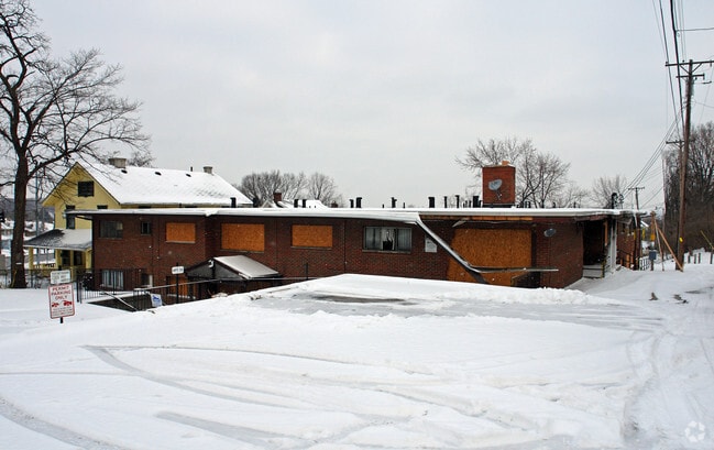Building Photo - 2308 Wayne Ave