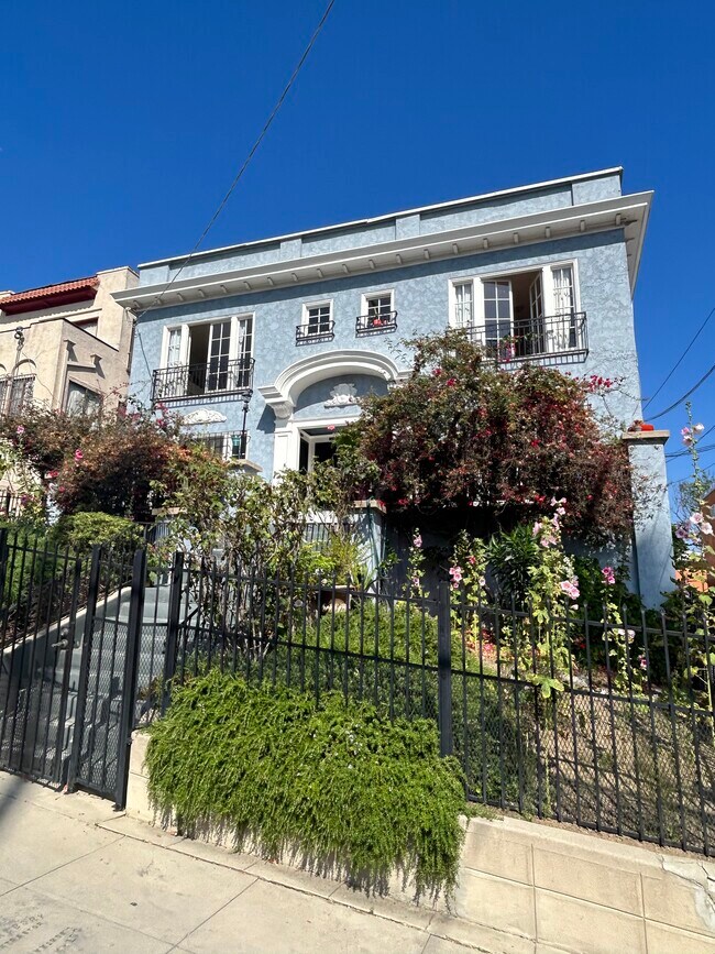 Foto del edificio - 1417 1/2 Maltman Ave