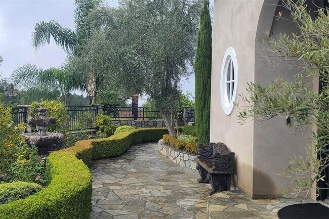 Foto del edificio - 10421 Brightwood Dr