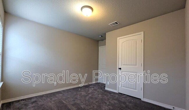Building Photo - 614 A Paseo del Plata Dr