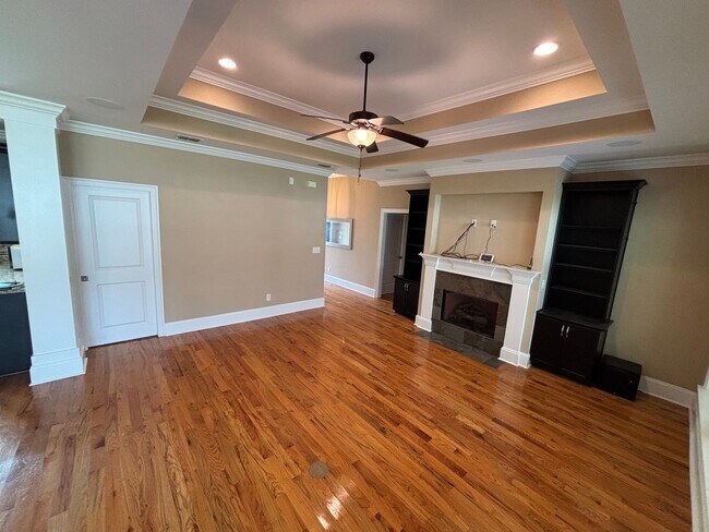 Building Photo - Charming 3-Bedroom Home in Southwood – Spa...