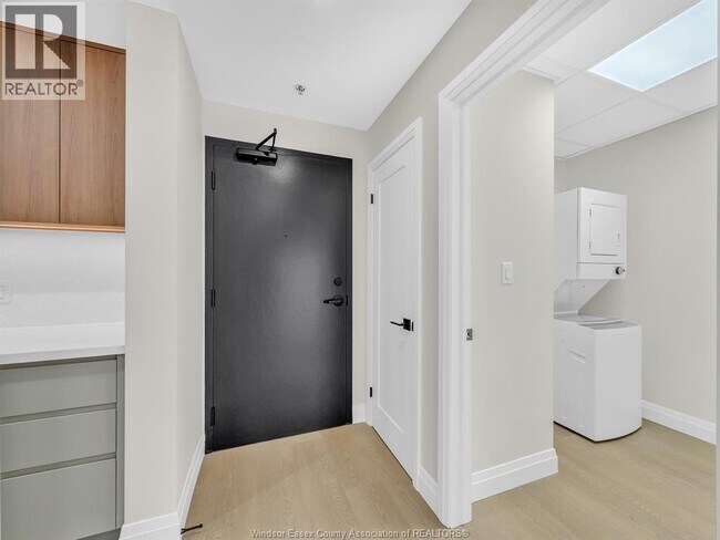 Building Photo - 11646 Tecumseh Rd E