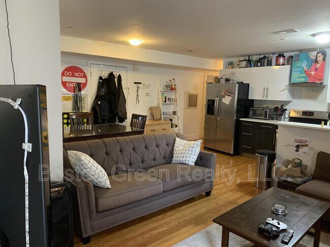 Building Photo - 17 Wensley St