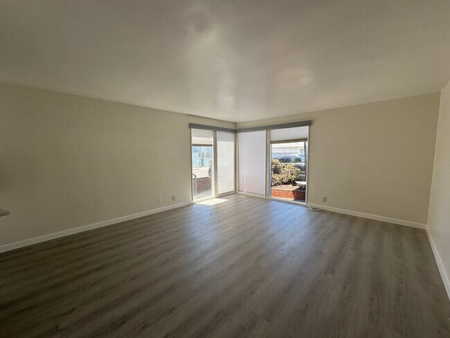 Foto del edificio - Gorgeous 2bd 1ba near the beach