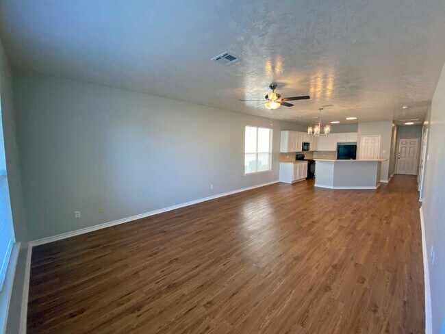 Foto del edificio - 15201 Hazy Meadow Ct