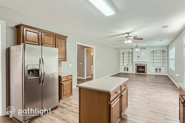 Foto del edificio - 3605 Long Lake Drive