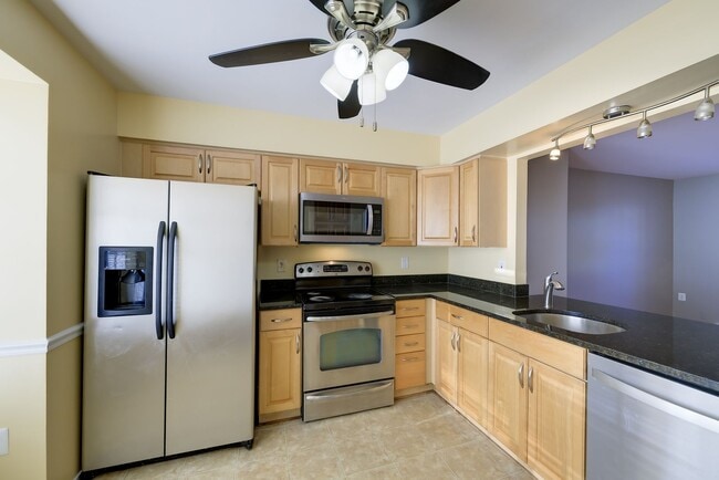 Building Photo - Beautiful Townhome Near Gunner's Lake in Germantown