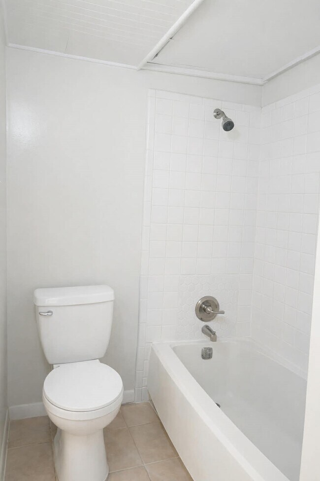 Foto del edificio - 3035 Walnut Bend Ln