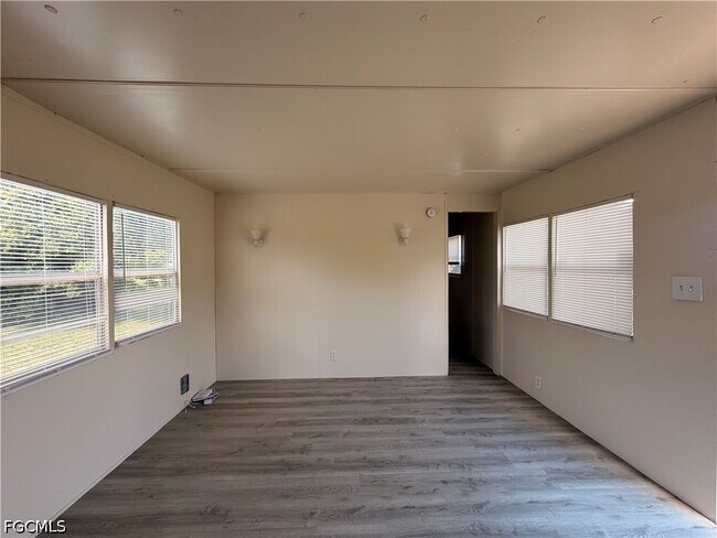 Foto del edificio - 7869 Suncoast Dr