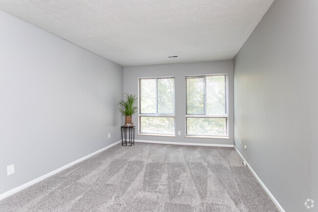 2BR, 1BA - 762 SF - Rosehill Plaza