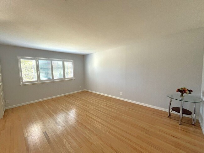 Building Photo - Charming 3-bedroom 2-bathroom home in Frem...
