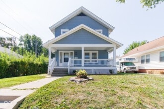 Building Photo - 1409 W Superior St