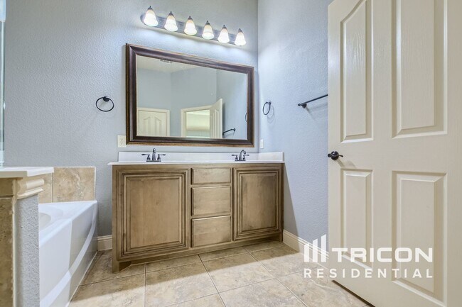 Building Photo - 5453 Red Rose Trail