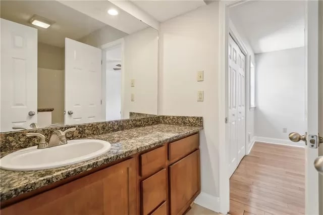 Foto del edificio - 350 Atalin St