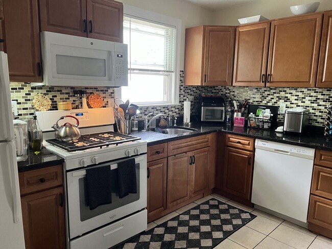 Building Photo - 43 Daniels St