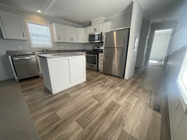 Building Photo - 15811 Croatia Dr