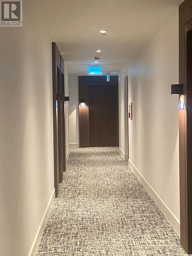 Building Photo - 425 Front St E