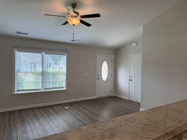 Building Photo - 122 Desurrency Ct