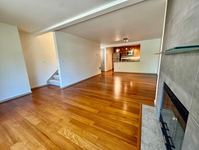 Foto del edificio - 2145 Dexter Ave N