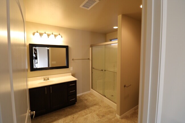 Foto del edificio - Cottonwood AZ Townhome for rent in convenient gated neighborhood