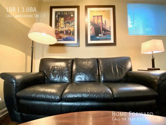 Foto del edificio - 164 Lakeshore Dr