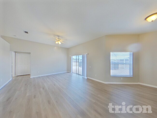 Foto del edificio - 4412 Windmill Pointe Dr