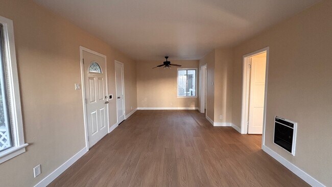 Foto del edificio - 855 W 29th Pl