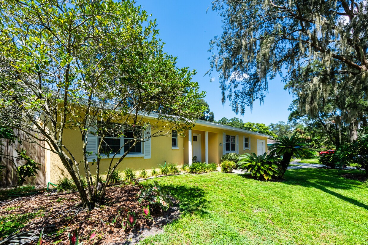 Primary Photo - 306 Mission Hills Ave