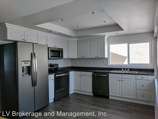 Building Photo - 7100 Island Village Dr