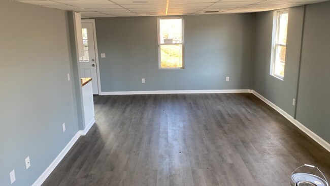 Foto del edificio - 645 N Main St