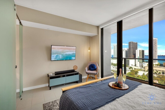 Building Photo - 90 NE 17th St