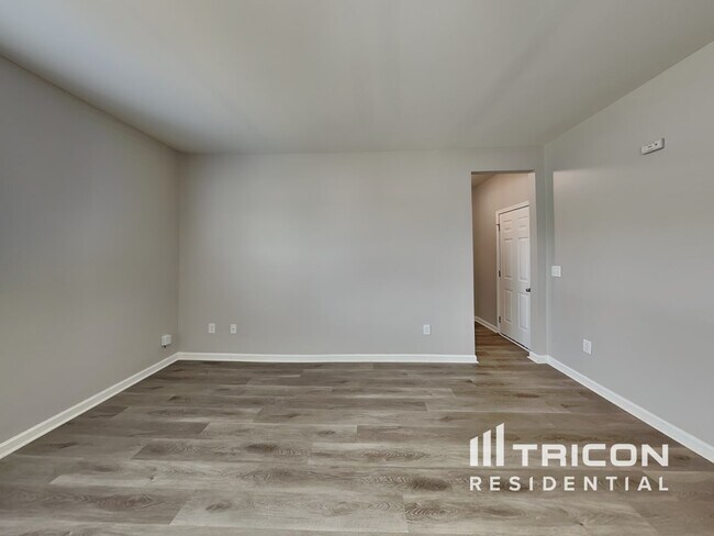 Foto del edificio - 4835 Darby Dr