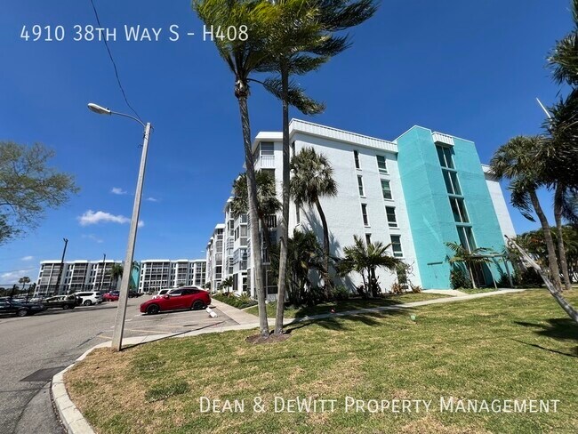 Building Photo - The Moorings of Maximo - 3/2 Condo - For Rent