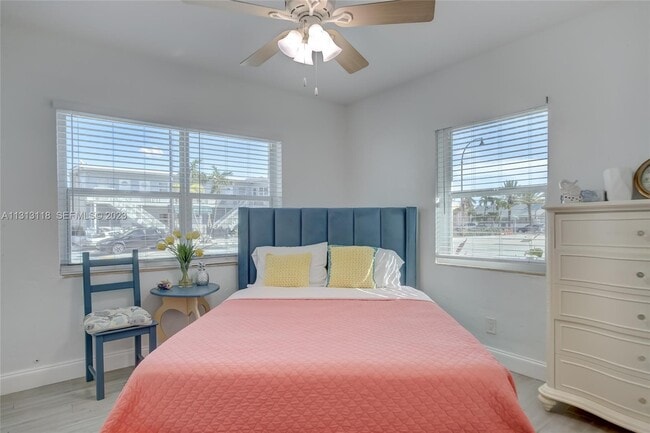 Building Photo - 2118 N Ocean Dr