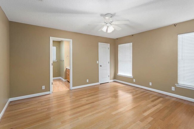Building Photo - 105 Bridgewater Cir