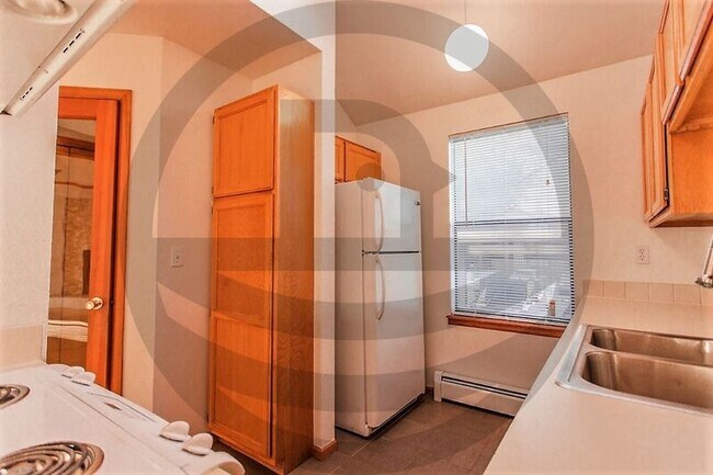Building Photo - 3141 Bell Dr
