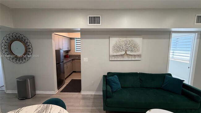 Foto del edificio - 10000 E Bay Harbor Dr