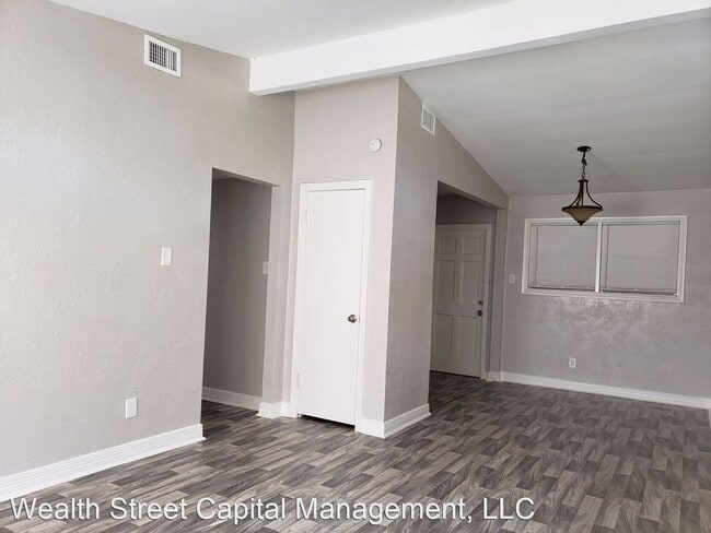 Building Photo - 3 br, 1 bath House - 820 S 6th St WSCM