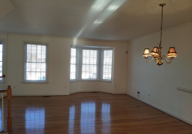 Nivel principal - Sala de estar - 3950 Royal Lytham Dr