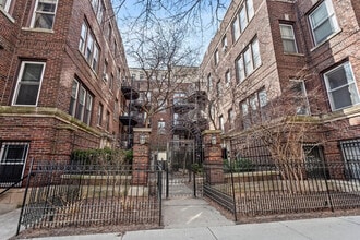 Building Photo - 3648 N Pine Grove Ave