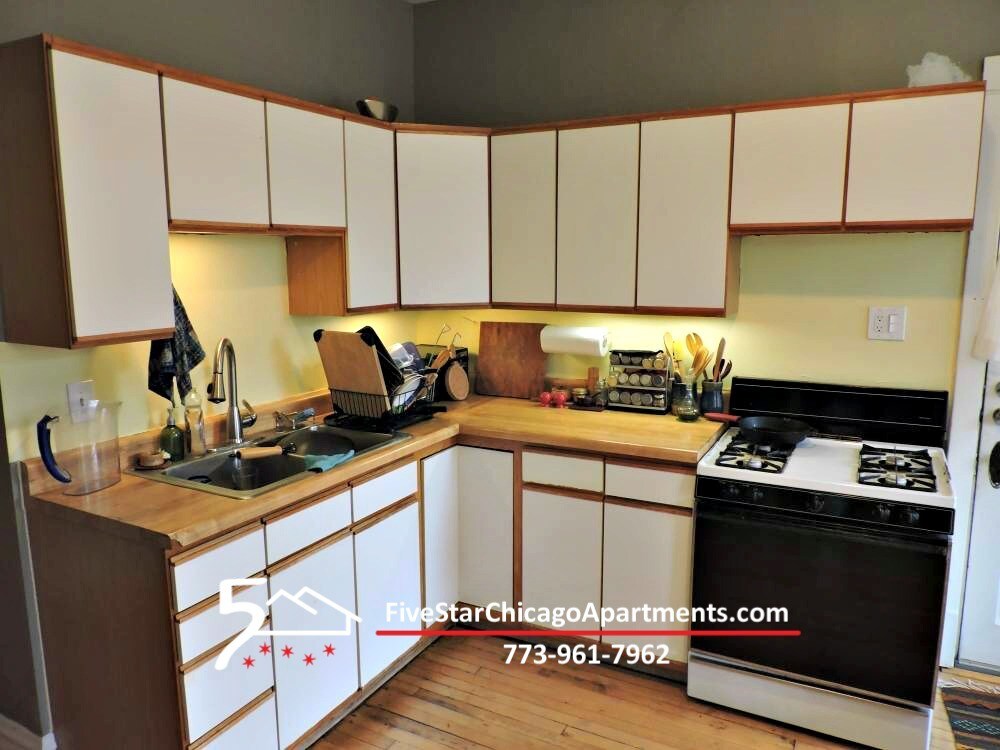 Primary Photo - 4521 N Claremont Ave