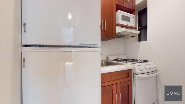 Foto del edificio - 523 E 85th St