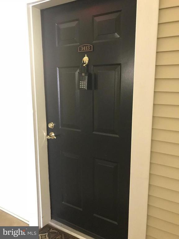 Foto del edificio - 4561 Strutfield Ln