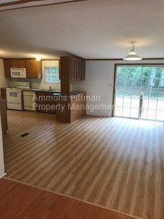 Foto del edificio - 2600 Gresham Lake Rd