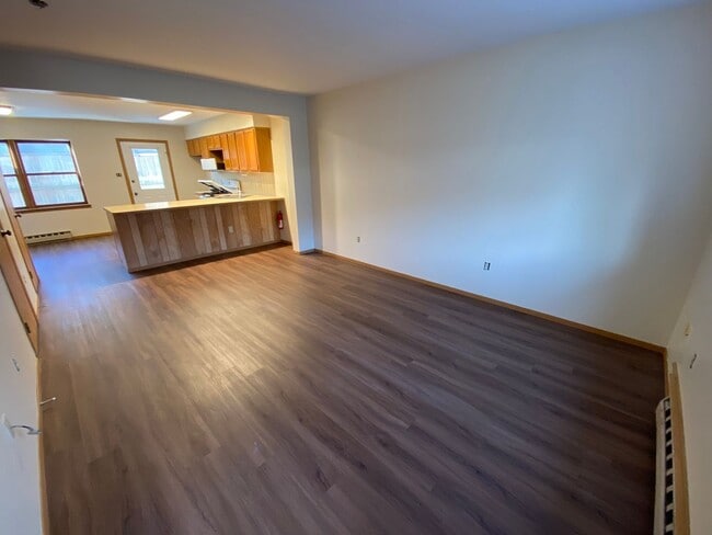 Building Photo - Act Fast, Townhouse Won't Last!