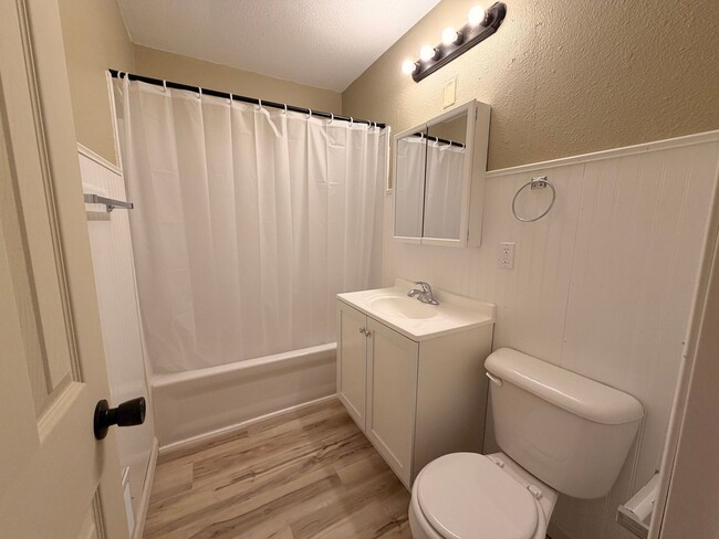 Foto del edificio - Remodeled 3 Bedroom! $975