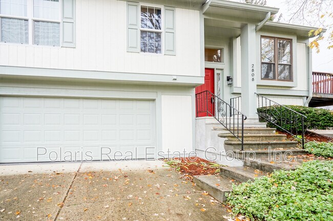 Foto del edificio - 2808 Lakeshire Ln