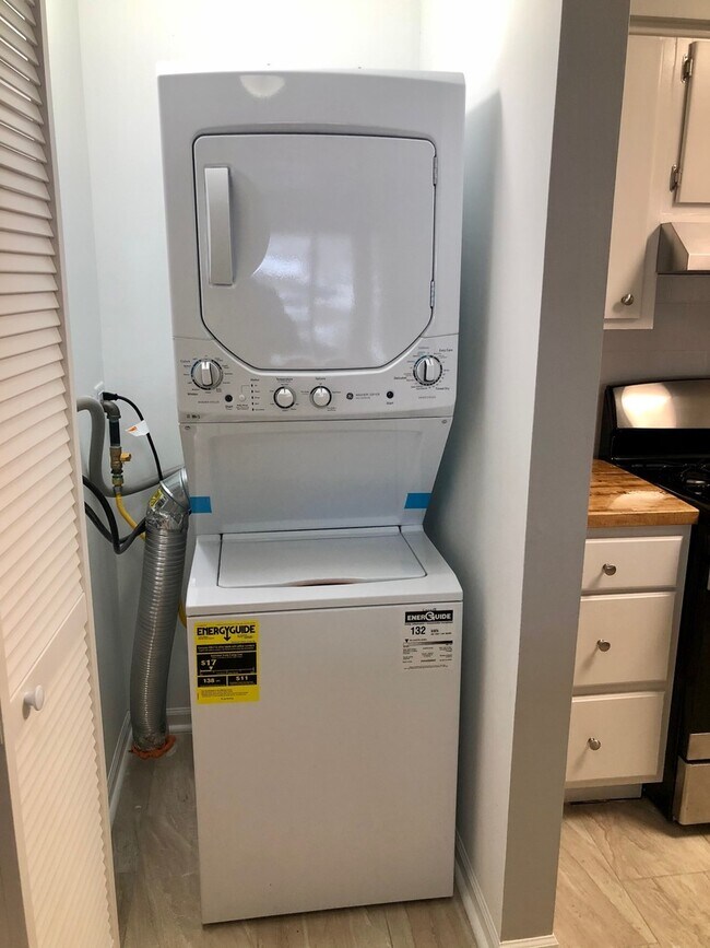 101 Sunset Dr Unit 1W6, Cary, IL 60013 Condo for Rent in Cary, IL