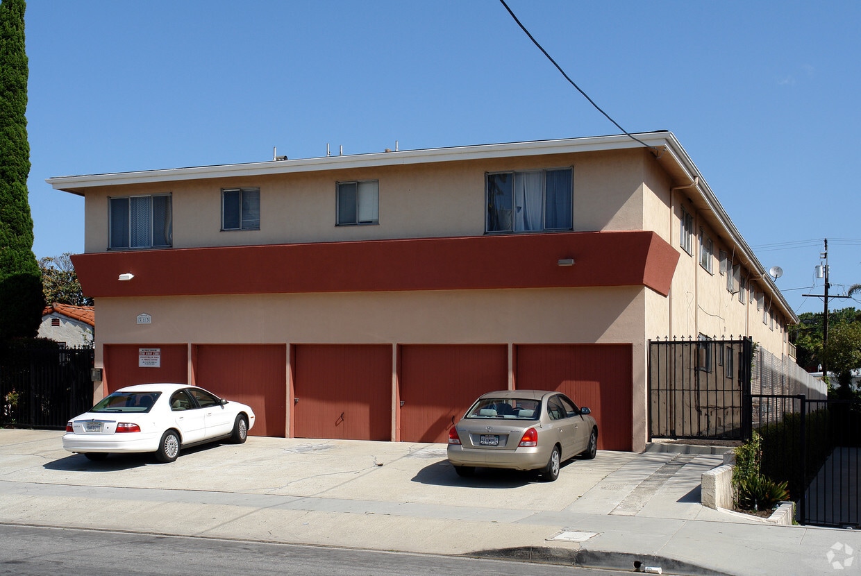 Building Photo - 313 E Plymouth St