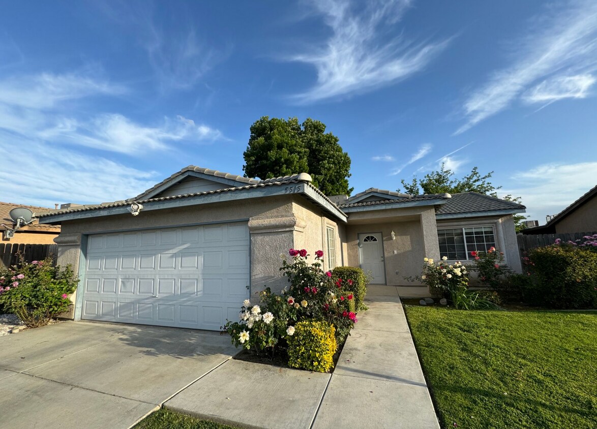 Primary Photo - Beautiful home in a gated community!